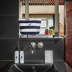 Off Seine Ξενοδοχείο 4*