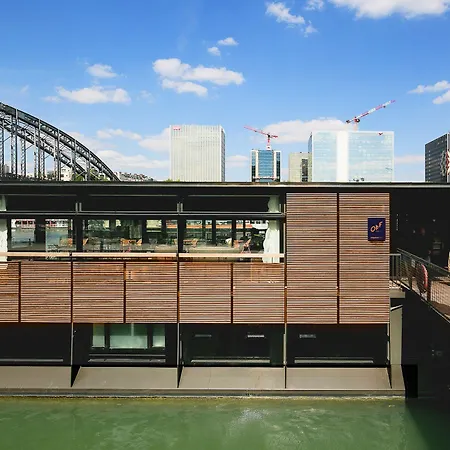 Off Seine Hotel 4*