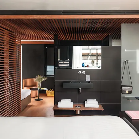 Off Seine Hotel Paris