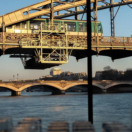 Off Seine Paris