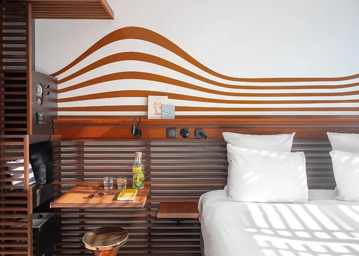 Off Seine Otel Paris