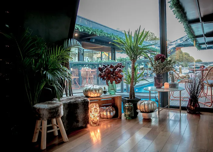 Off Seine Otel Paris