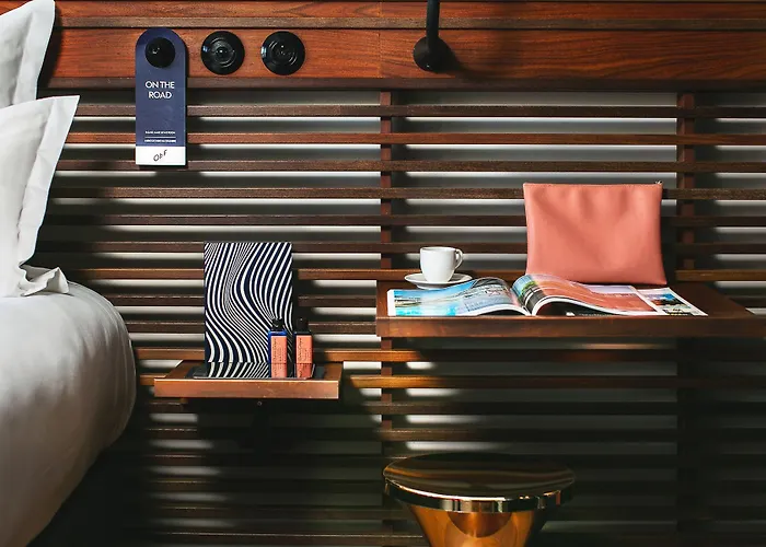 Off Seine Otel Paris