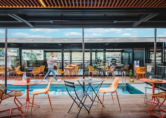 Off Seine Otel Paris