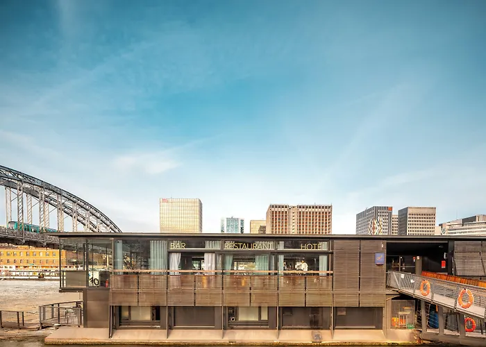 Off Seine Otel Paris