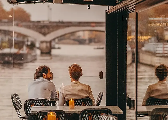 Off Seine Hotel 4*